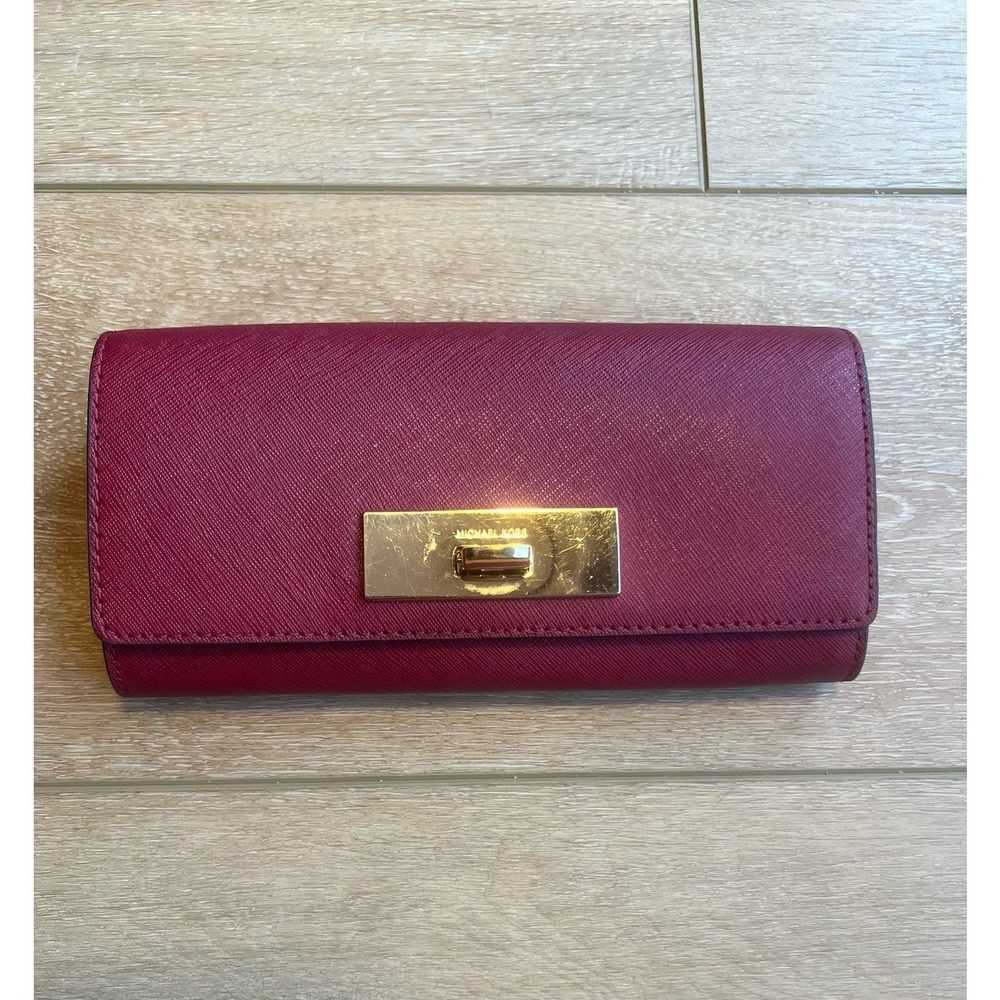 Micheal Kors Leather Wallet